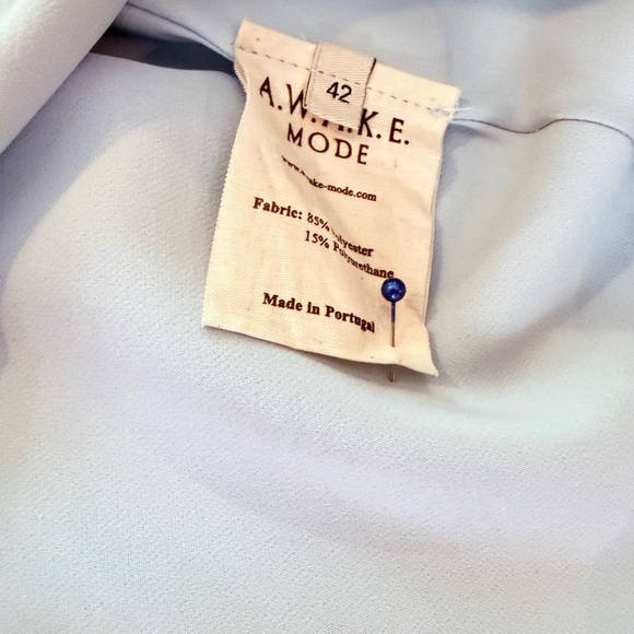 NWT A.W.A.K.E. MODE Pre-Spring 2020 Light Blue Raw Edge Fitted Blouse 42 - Picture 5 of 13